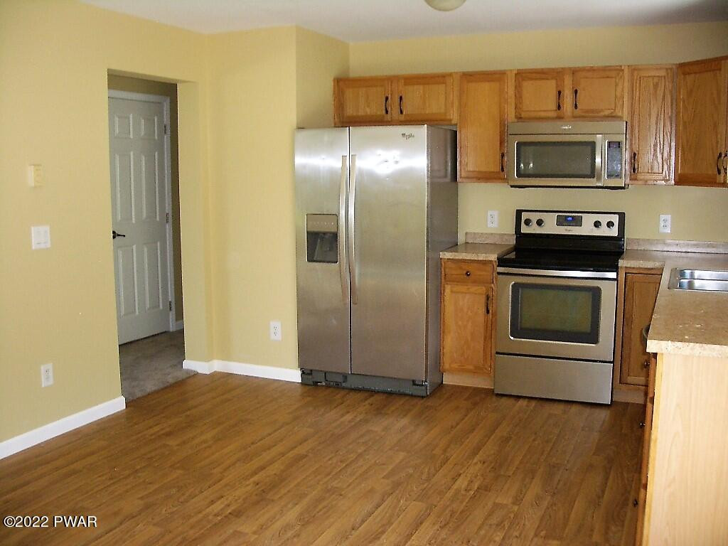 712 Maplewood Road Lake Ariel, PA 18436 - Photo 3 of 27
