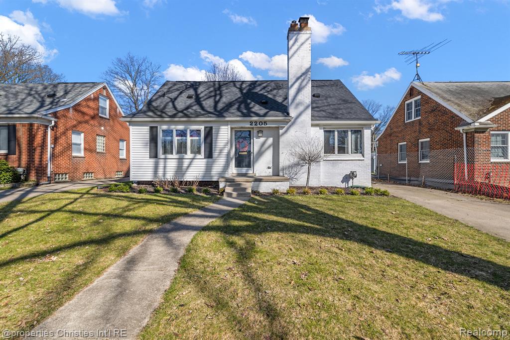 2205 Pembroke Road Birmingham, MI 48009 - Photo 2 of 36