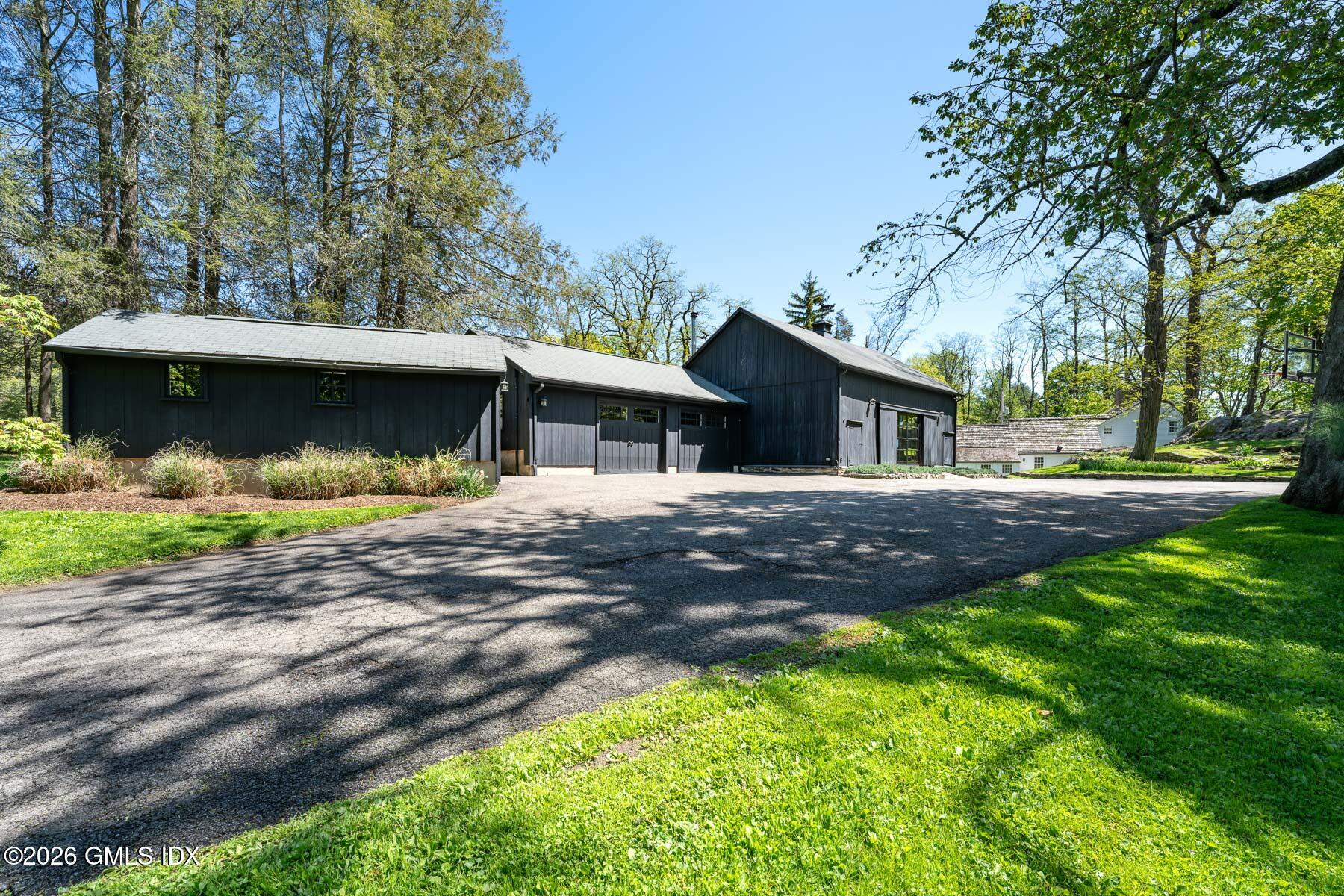 640 Round Hill Road Greenwich, CT 06831 - Photo 39 of 60 640 Round Hill Rd EXT 05-2026 08 - WEB