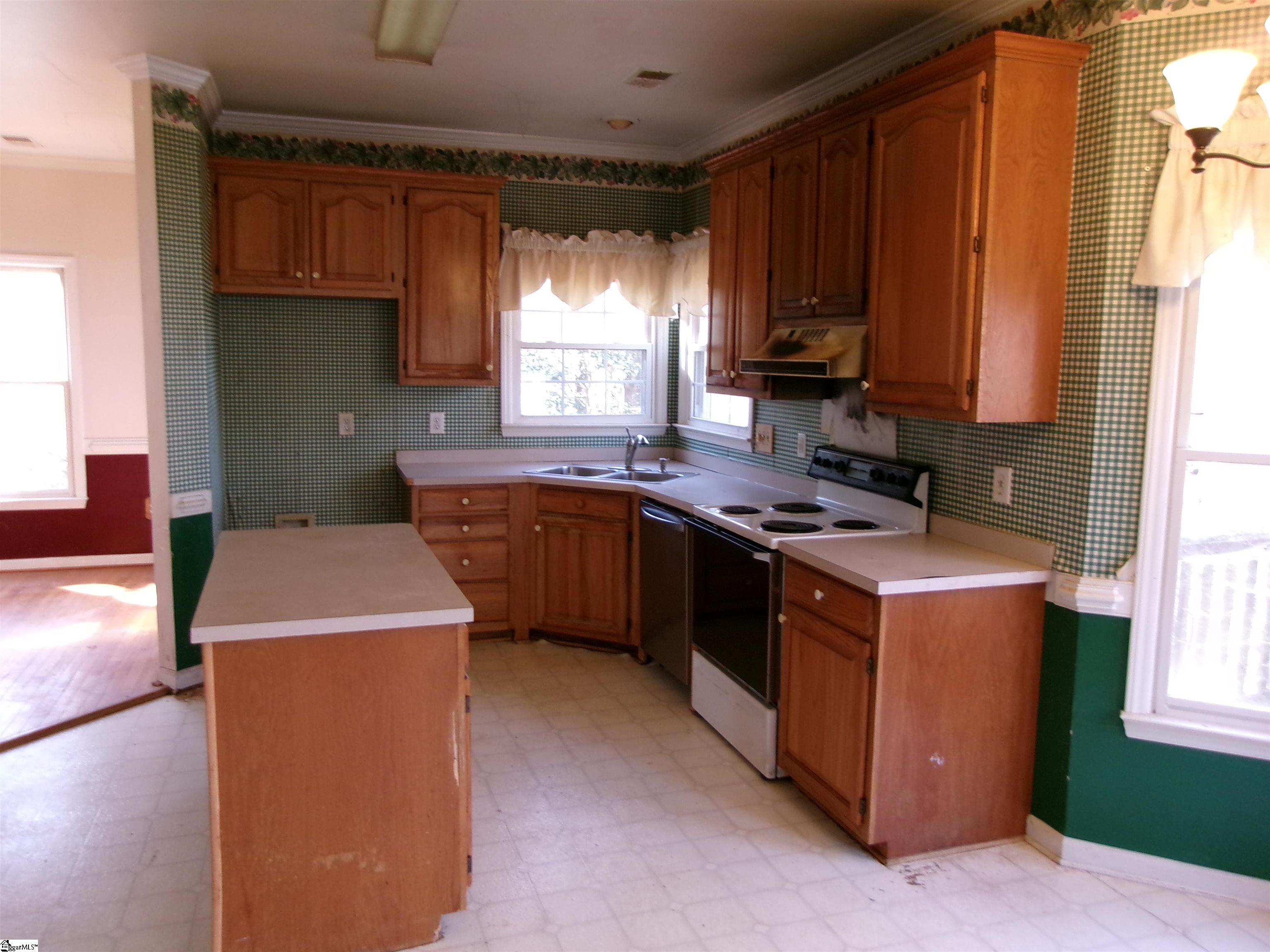 6 Moss Spring Court Simpsonville, SC 29680 - Photo 14 of 49