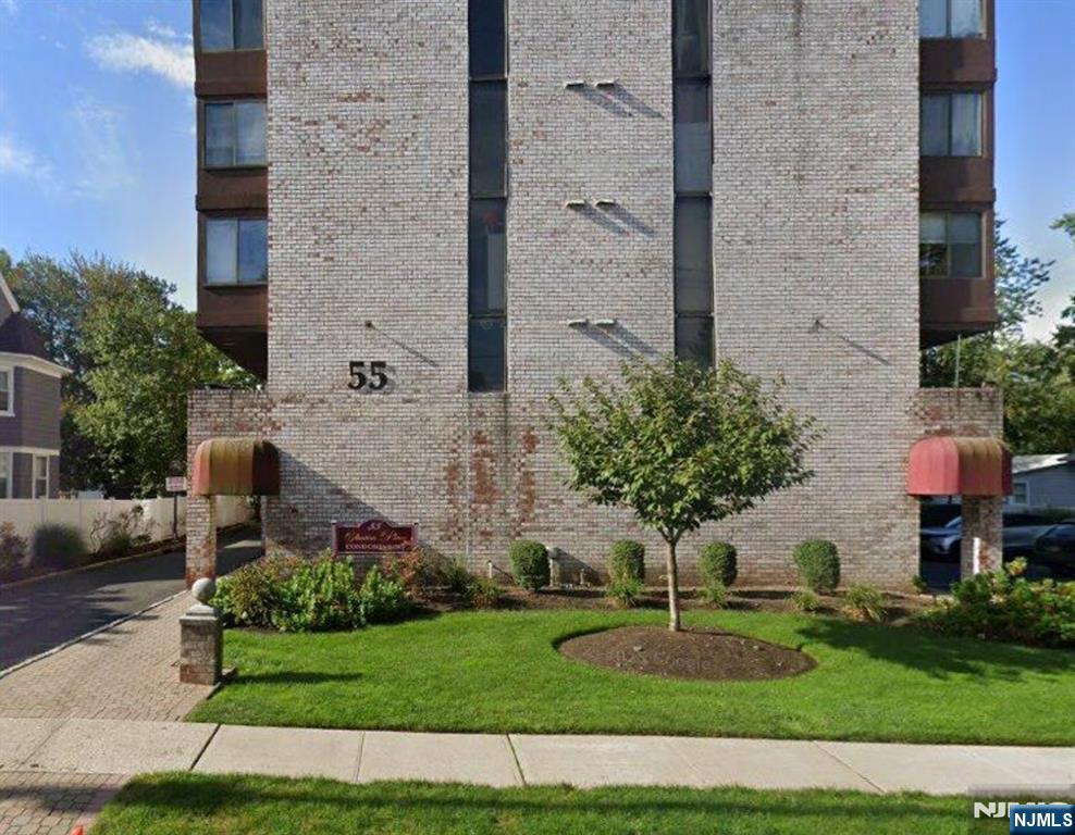 55 Clinton Place, Unit 207 Hackensack, NJ 07601 - Photo 2 of 17