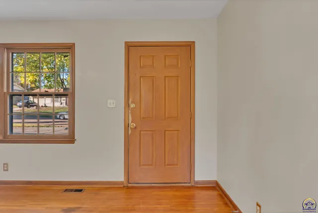 $185,000 | 3231 Southwest 30th Terrace, Topeka, KS 66614