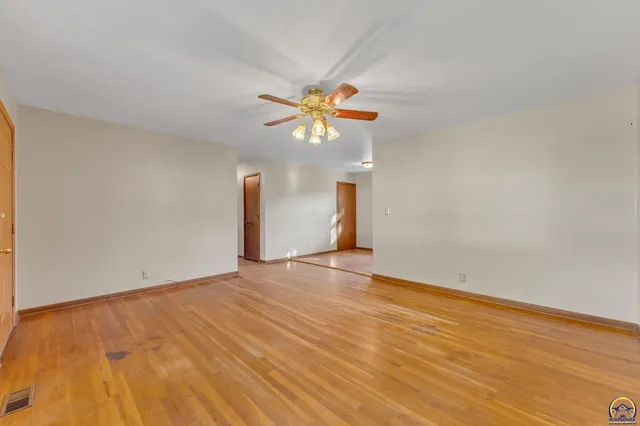 $185,000 | 3231 Southwest 30th Terrace, Topeka, KS 66614