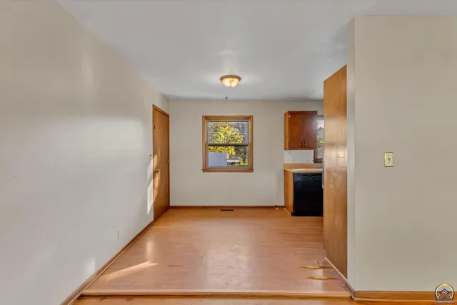 $185,000 | 3231 Southwest 30th Terrace, Topeka, KS 66614