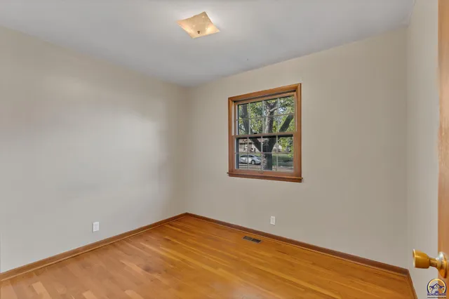 $185,000 | 3231 Southwest 30th Terrace, Topeka, KS 66614