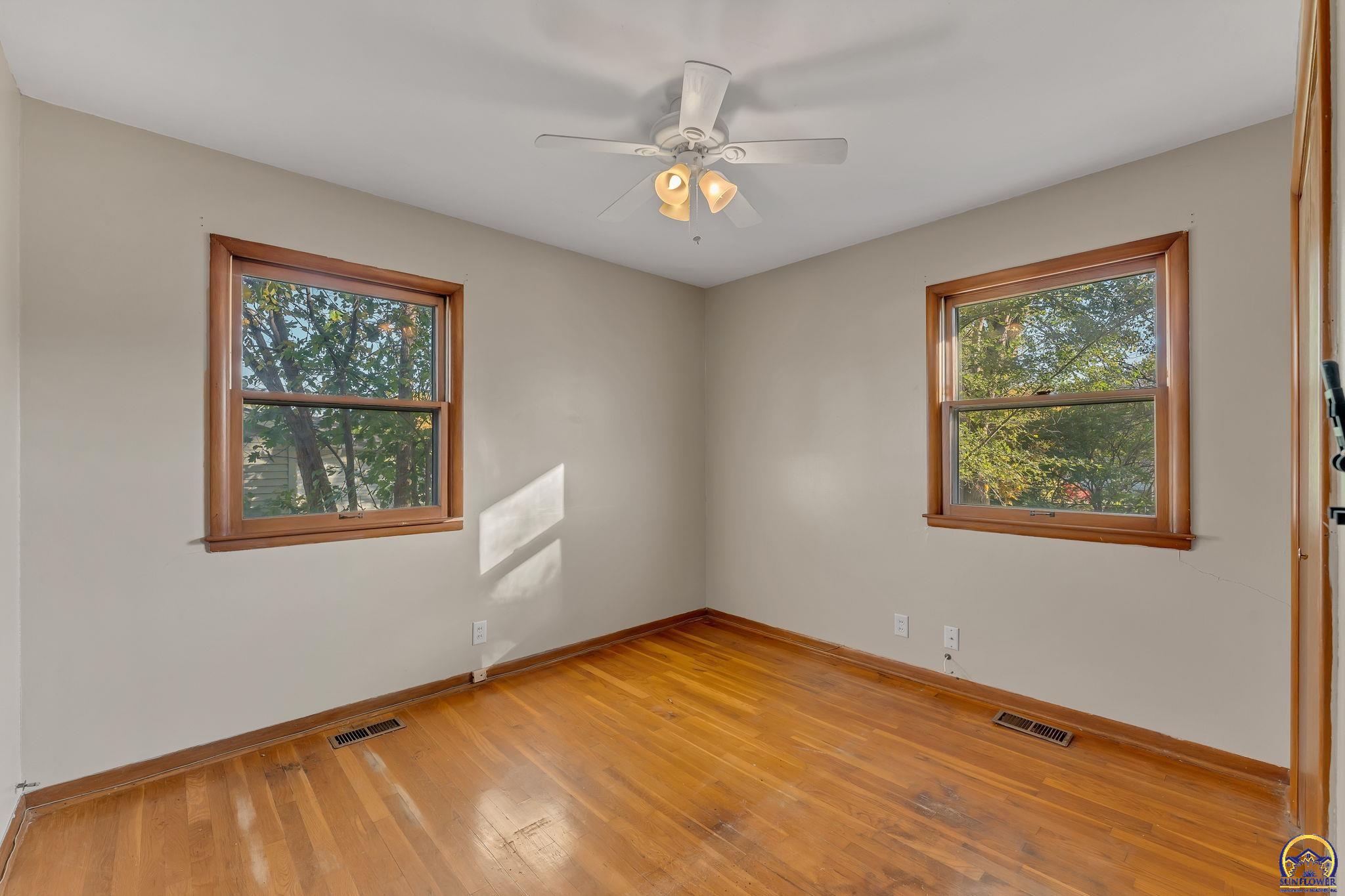 3231 Southwest 30th Terrace Topeka, KS 66614 - Photo 23 of 31