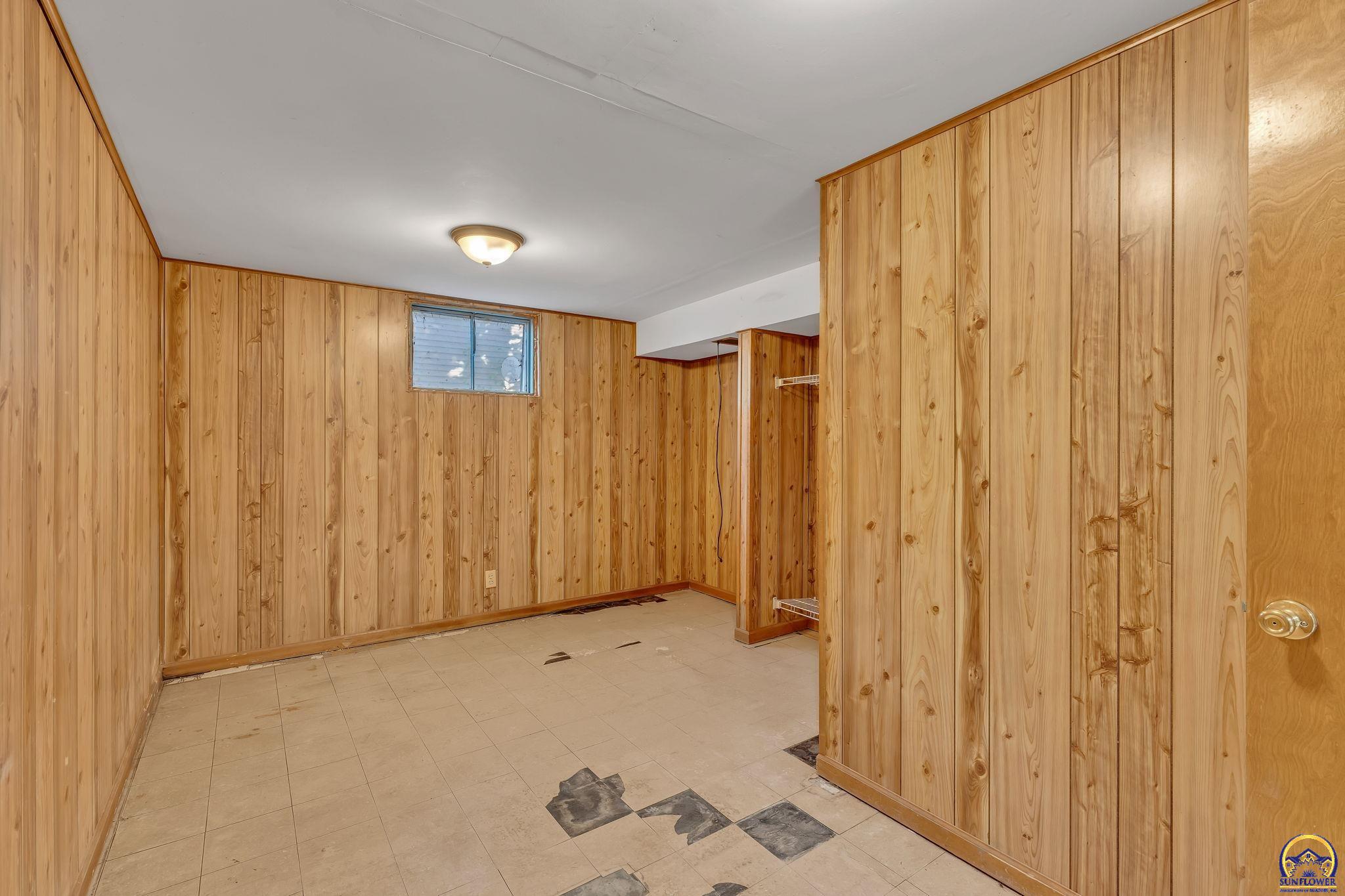 3231 Southwest 30th Terrace Topeka, KS 66614 - Photo 29 of 31