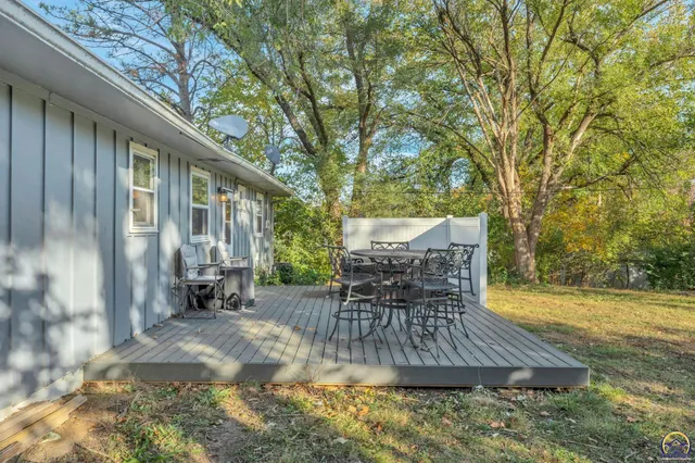 $185,000 | 3231 Southwest 30th Terrace, Topeka, KS 66614