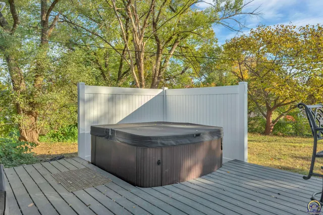 $185,000 | 3231 Southwest 30th Terrace, Topeka, KS 66614