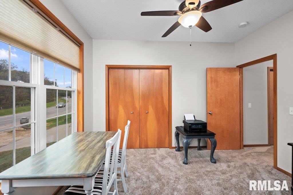 1215 Waverly Road Davenport, IA 52804 - Photo 22 of 34 a view of a livingroom with furniture