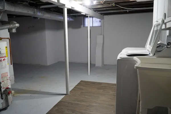 a view of empty room with closet