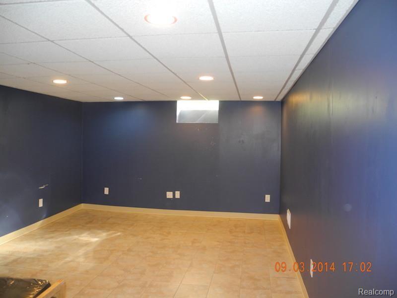 2083 Wayward Drive Rochester, MI 48309 - Photo 9 of 25 FAMILY ROOM LOWER LEVEL.jpg