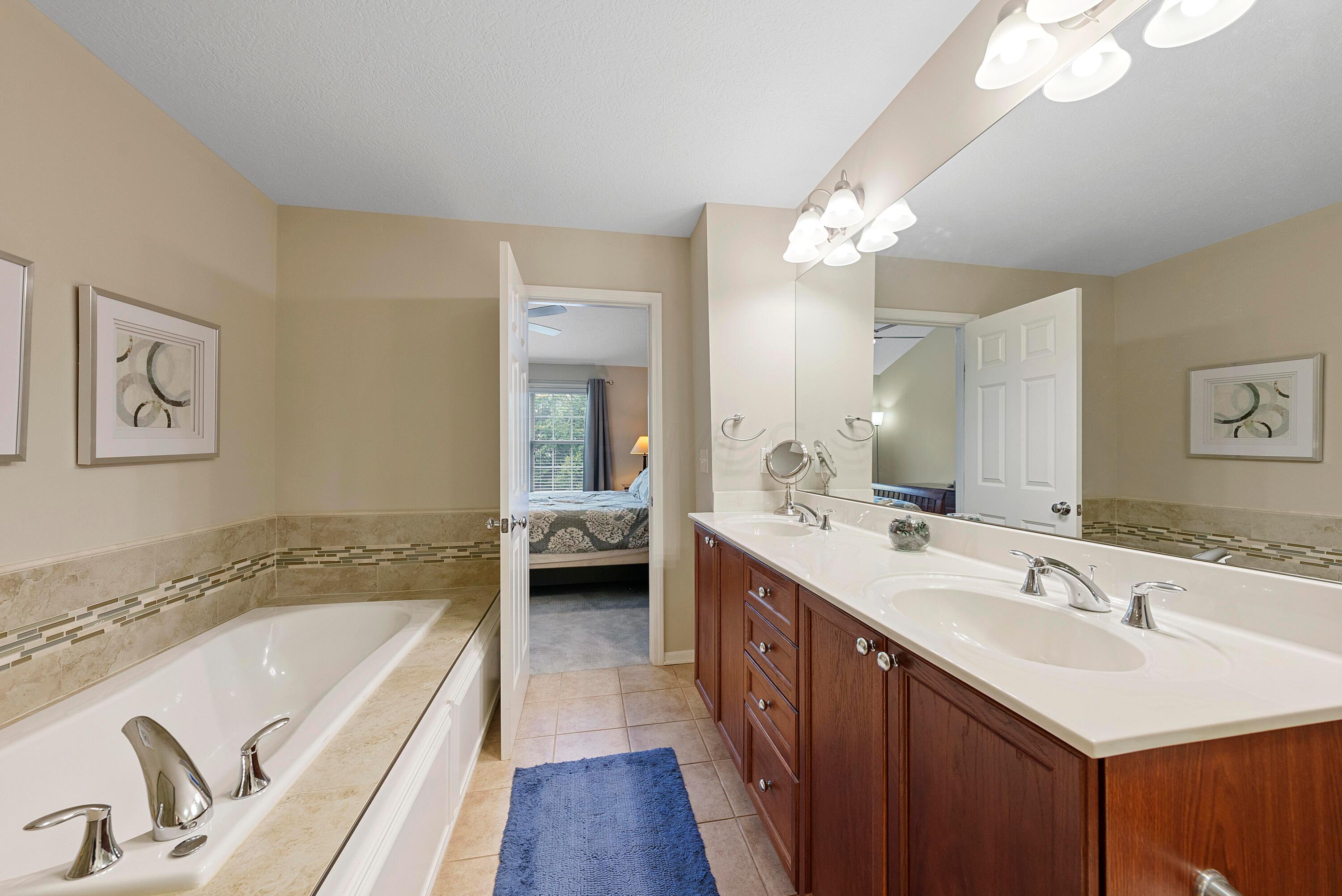 1213 Shagbark Road, Unit 21 Columbus, OH 43230 - Photo 24 of 44 DSC07729