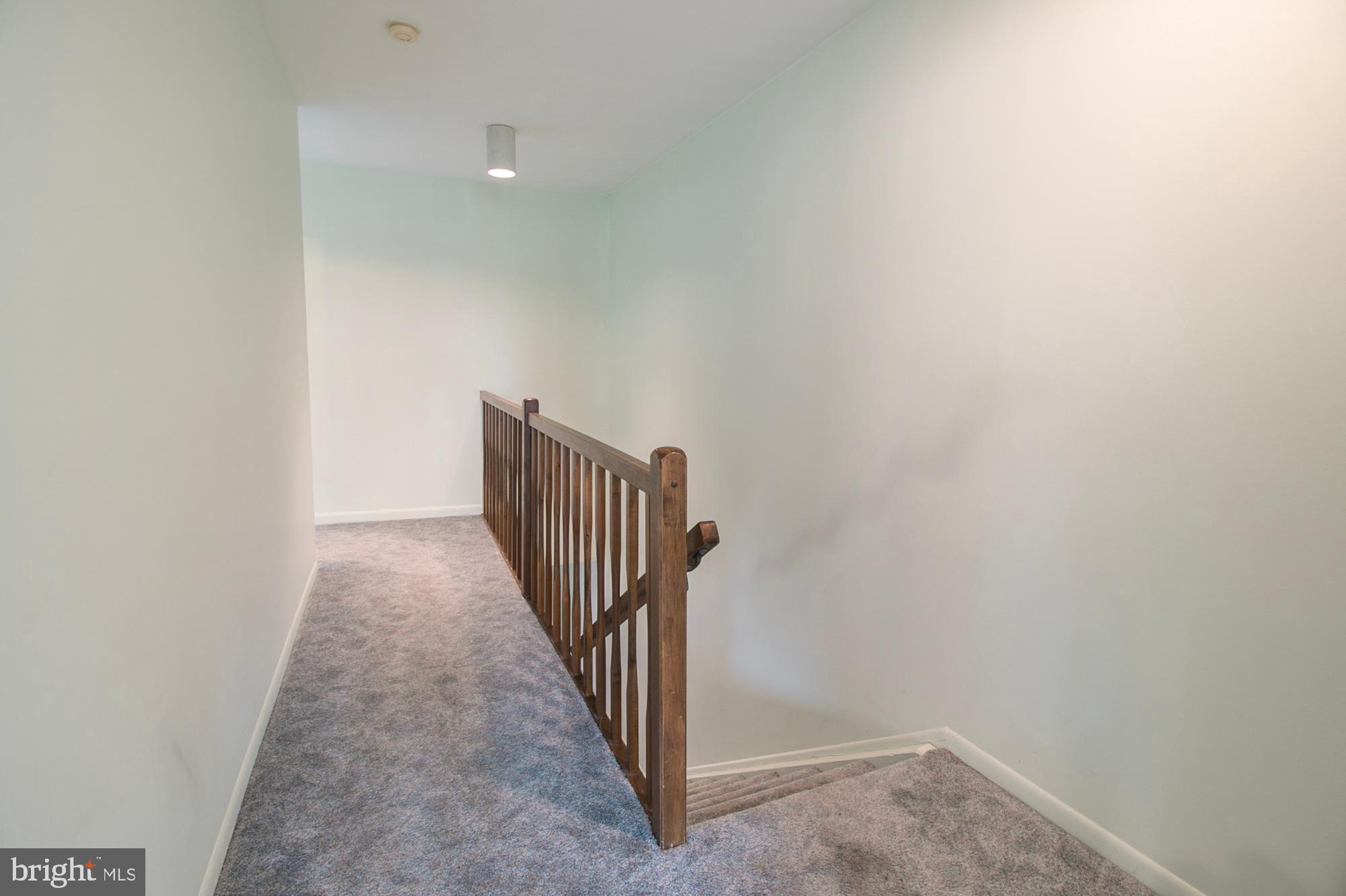 508 Old Crossing Drive Baltimore, MD 21208 - Photo 29 of 47 Upper level hallway