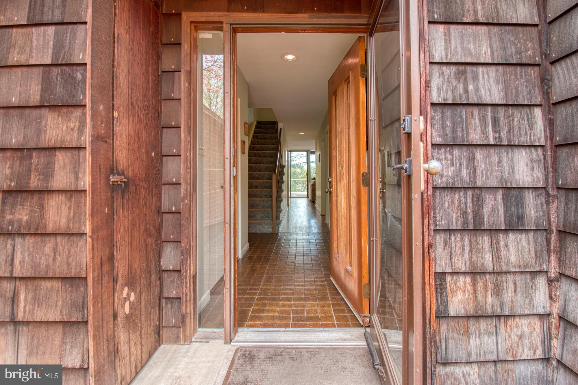 508 Old Crossing Drive Baltimore, MD 21208 - Photo 6 of 47 Foyer and front hall