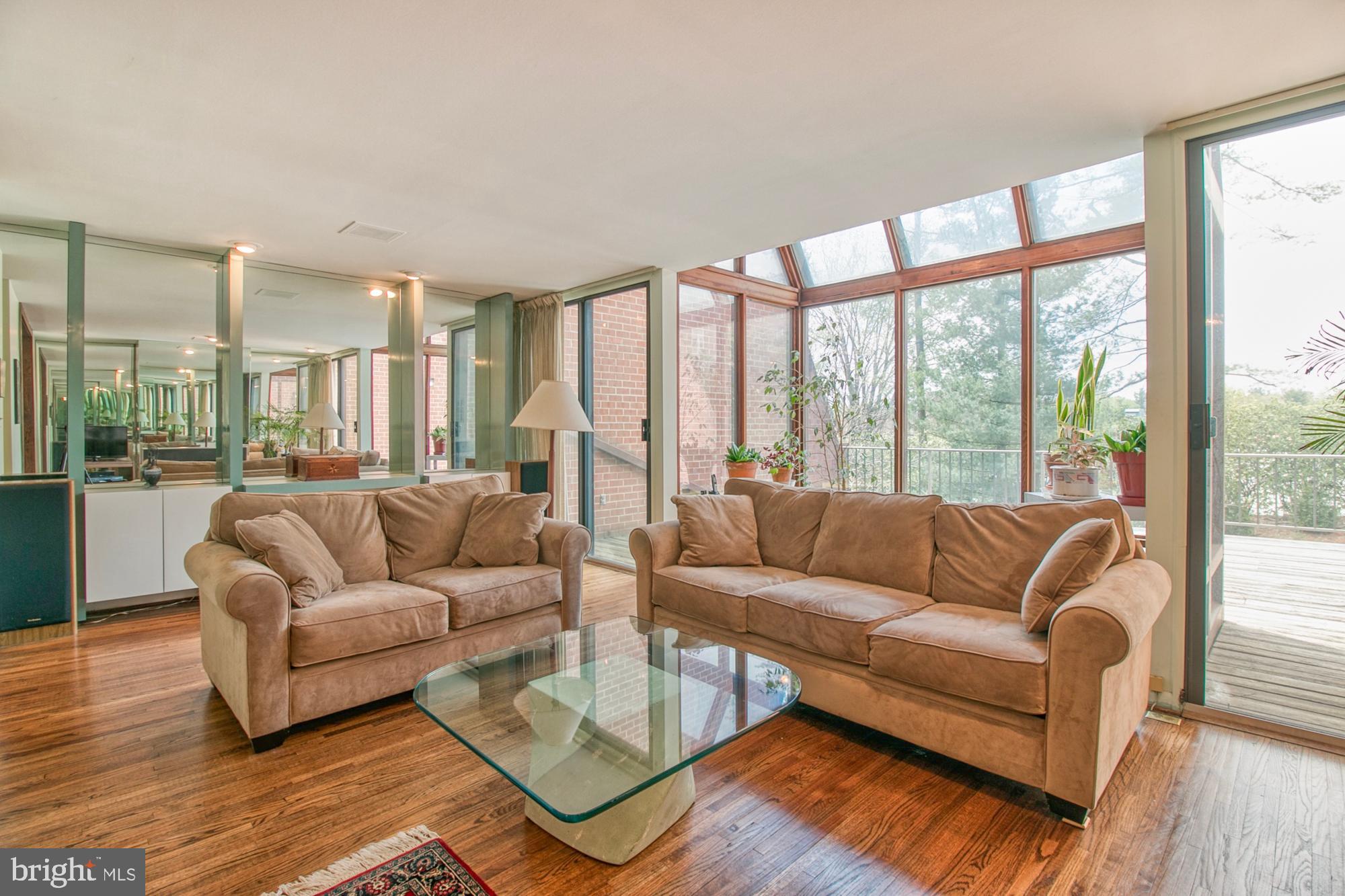 508 Old Crossing Drive Baltimore, MD 21208 - Photo 9 of 47 Beautiful Hardwoods