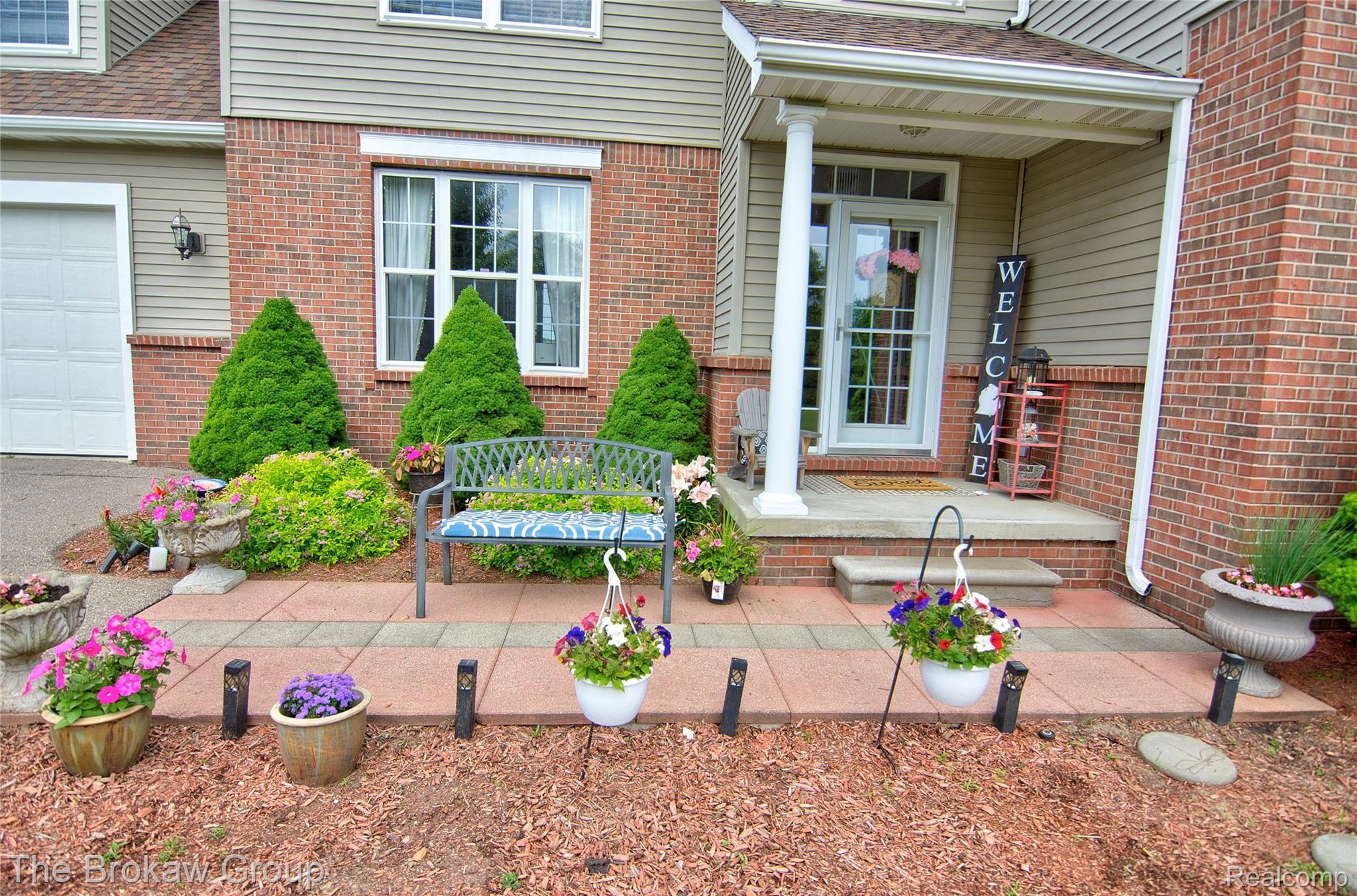 10134 Fenton Road Fenton, MI 48430 - Photo 2 of 83 _DSC0289_90_91.jpg