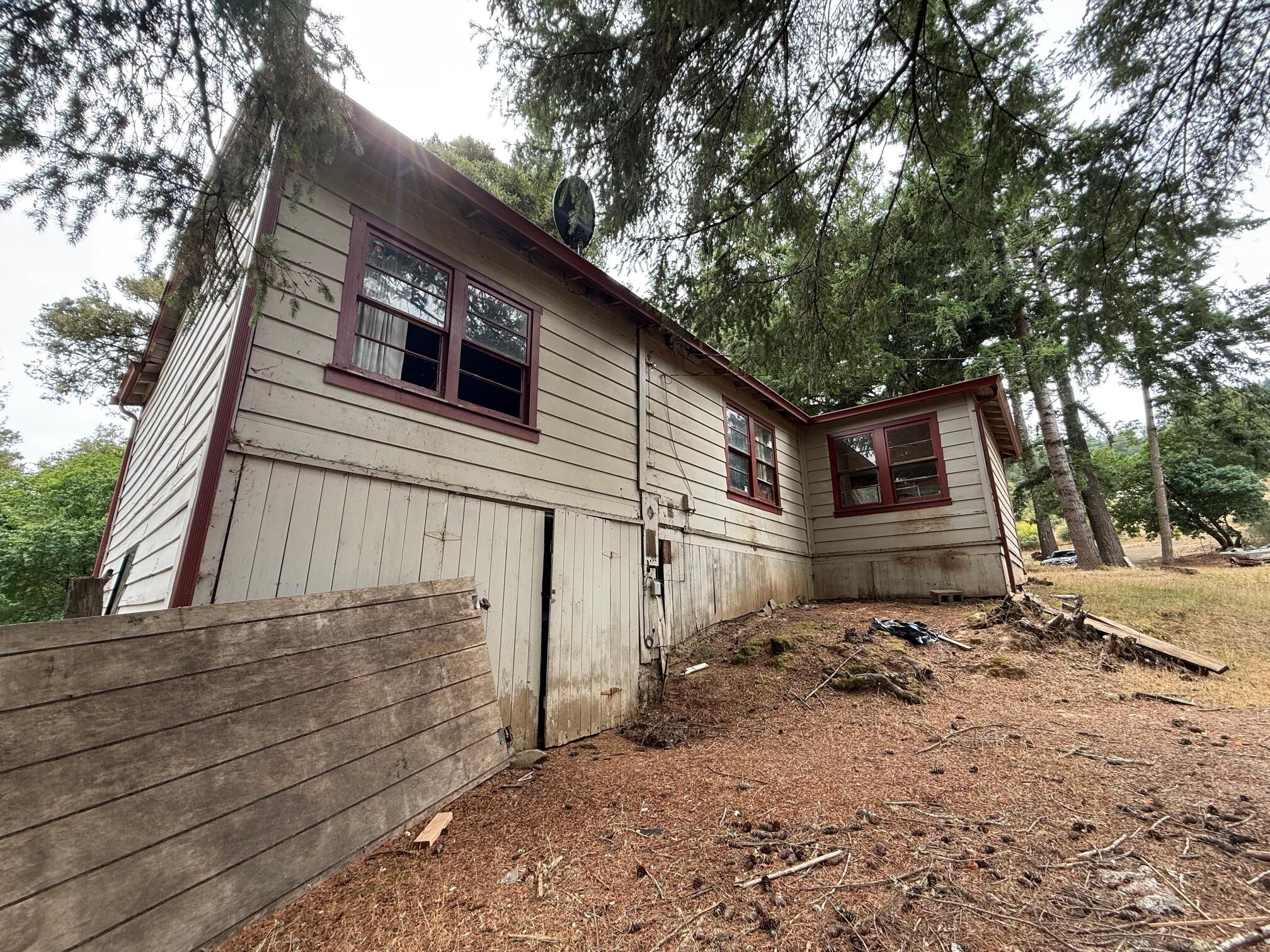 9819 Dyerville Loop Road Myers Flat, CA 95554 - Photo 9 of 27