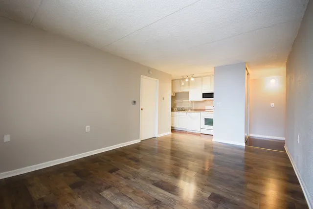 $1,300 | 1750 North Marywood Avenue, Unit 511, Aurora, IL 60505