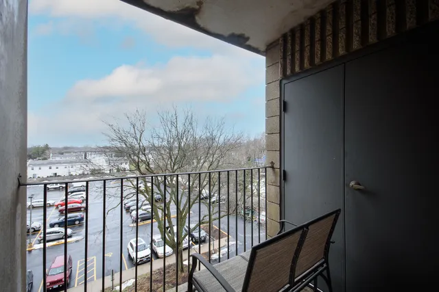 $1,300 | 1750 North Marywood Avenue, Unit 511, Aurora, IL 60505