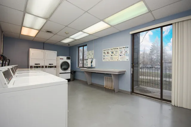 $1,300 | 1750 North Marywood Avenue, Unit 511, Aurora, IL 60505