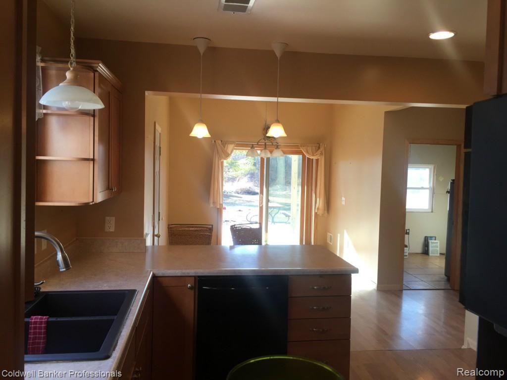 2445 North State Road Davison, MI 48423 - Photo 4 of 33