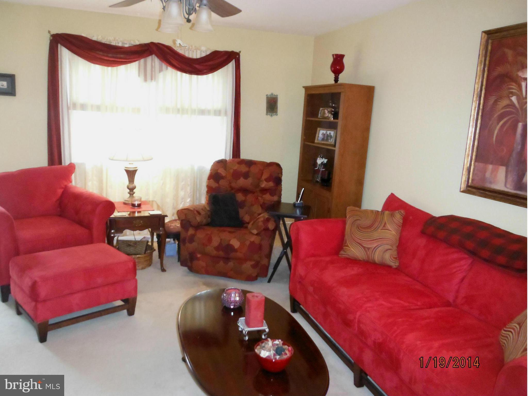 9903 Maidbrook Road Baltimore, MD 21234 - Photo 4 of 30 Living Room