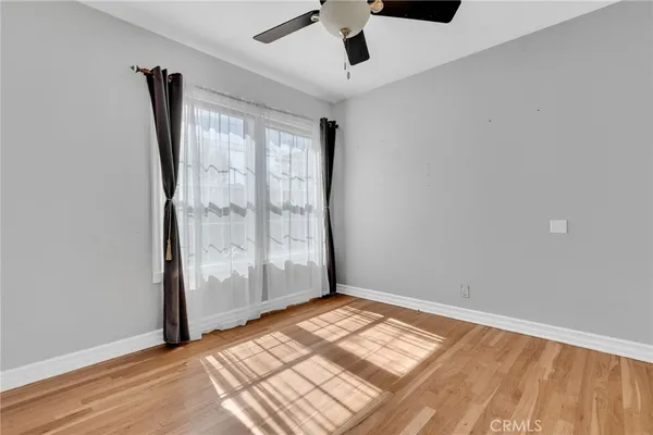 $4,500 | 4220 Los Coyotes Diagonal, Lakewood, CA 90713