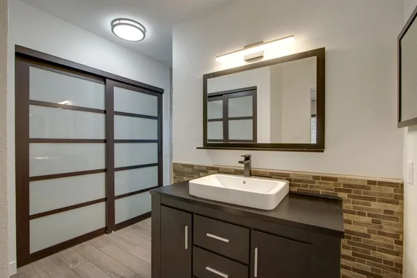 $2,500 | 319 Stoneledge Drive, Irving, TX 75063