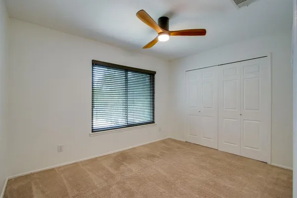 $2,500 | 319 Stoneledge Drive, Irving, TX 75063