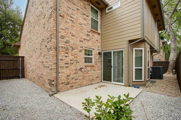 $2,500 | 319 Stoneledge Drive, Irving, TX 75063