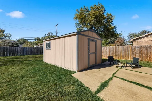 $259,900 | 3513 Bewley Street, North Richland Hills, TX 76117