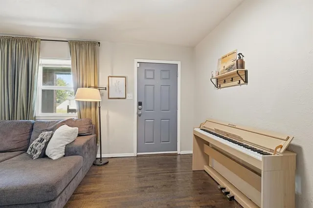 $259,900 | 3513 Bewley Street, North Richland Hills, TX 76117