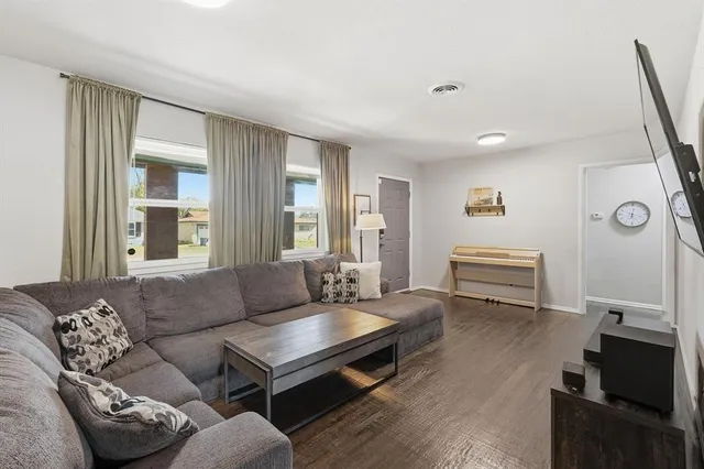 $259,900 | 3513 Bewley Street, North Richland Hills, TX 76117