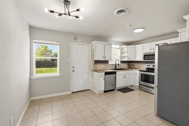 $259,900 | 3513 Bewley Street, North Richland Hills, TX 76117