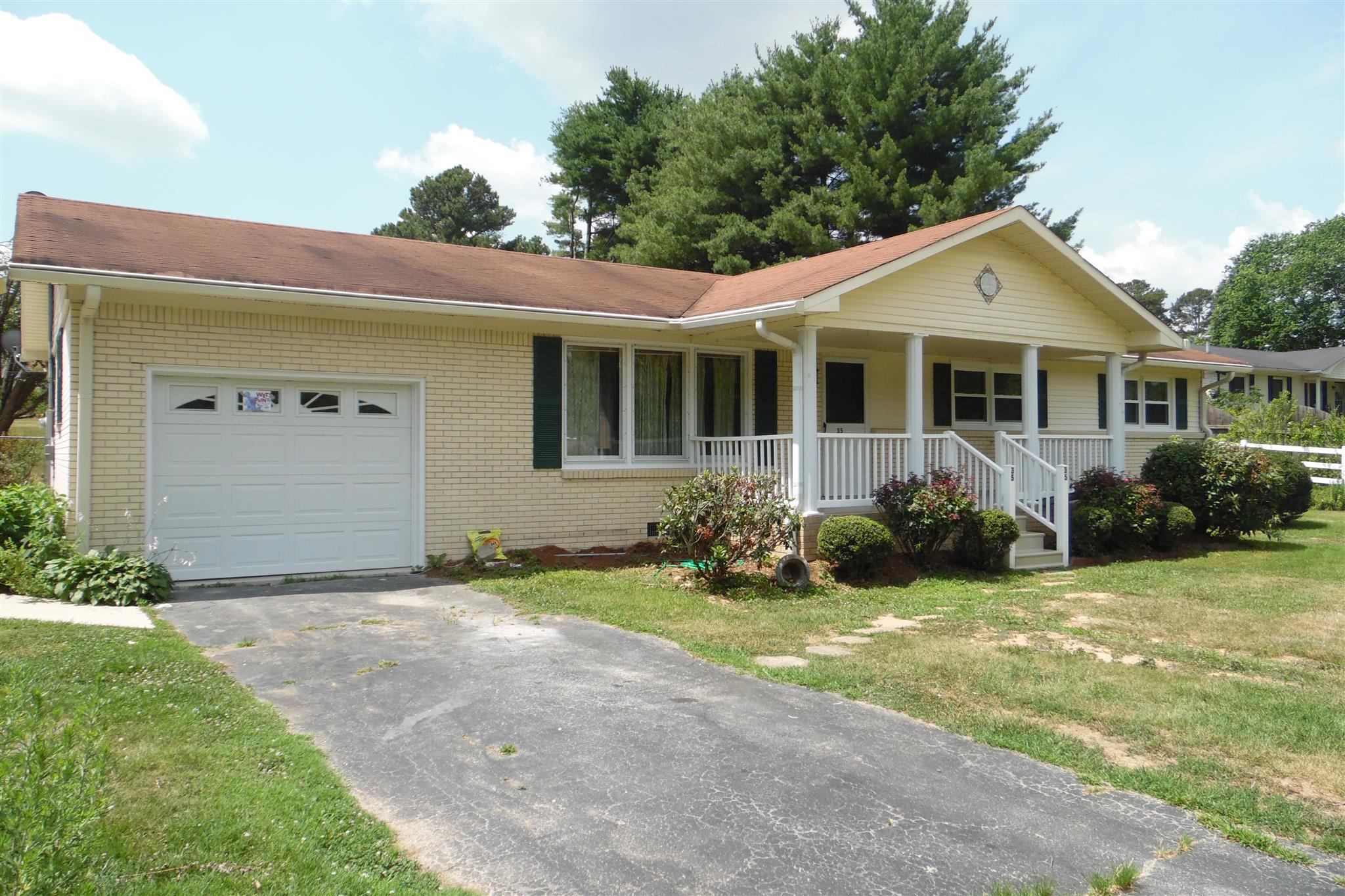 35 Horseshoe Bend Road Leoma, TN 38468 - Photo 1 of 26