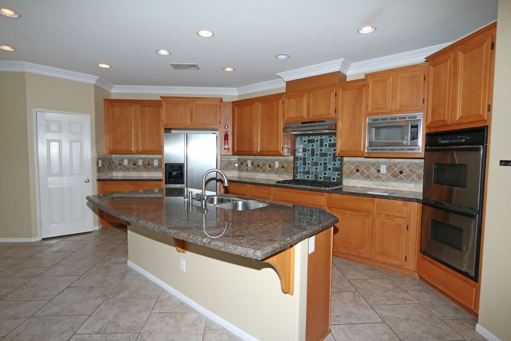 396 Edgewater Drive San Marcos, CA 92078 - Photo 11 of 25