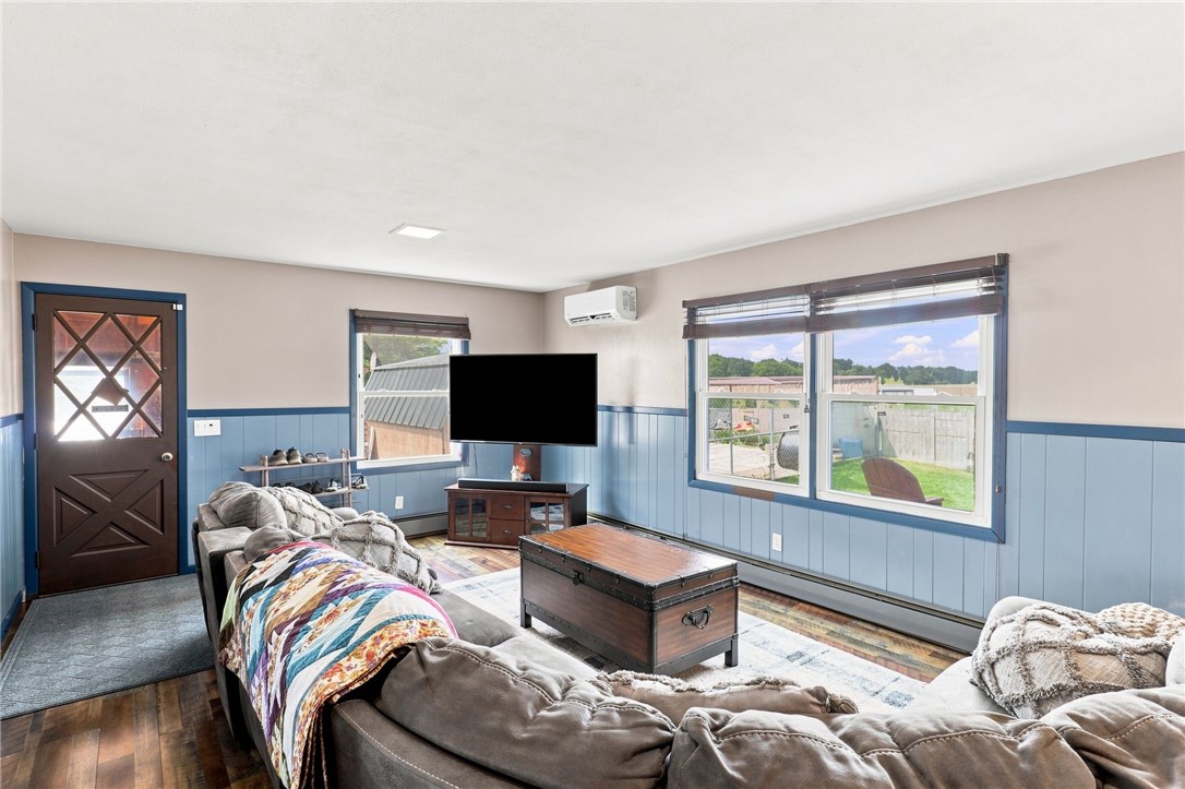 3778 Outlet Road Manchester, NY 14548 - Photo 6 of 44 Gallery Image 6