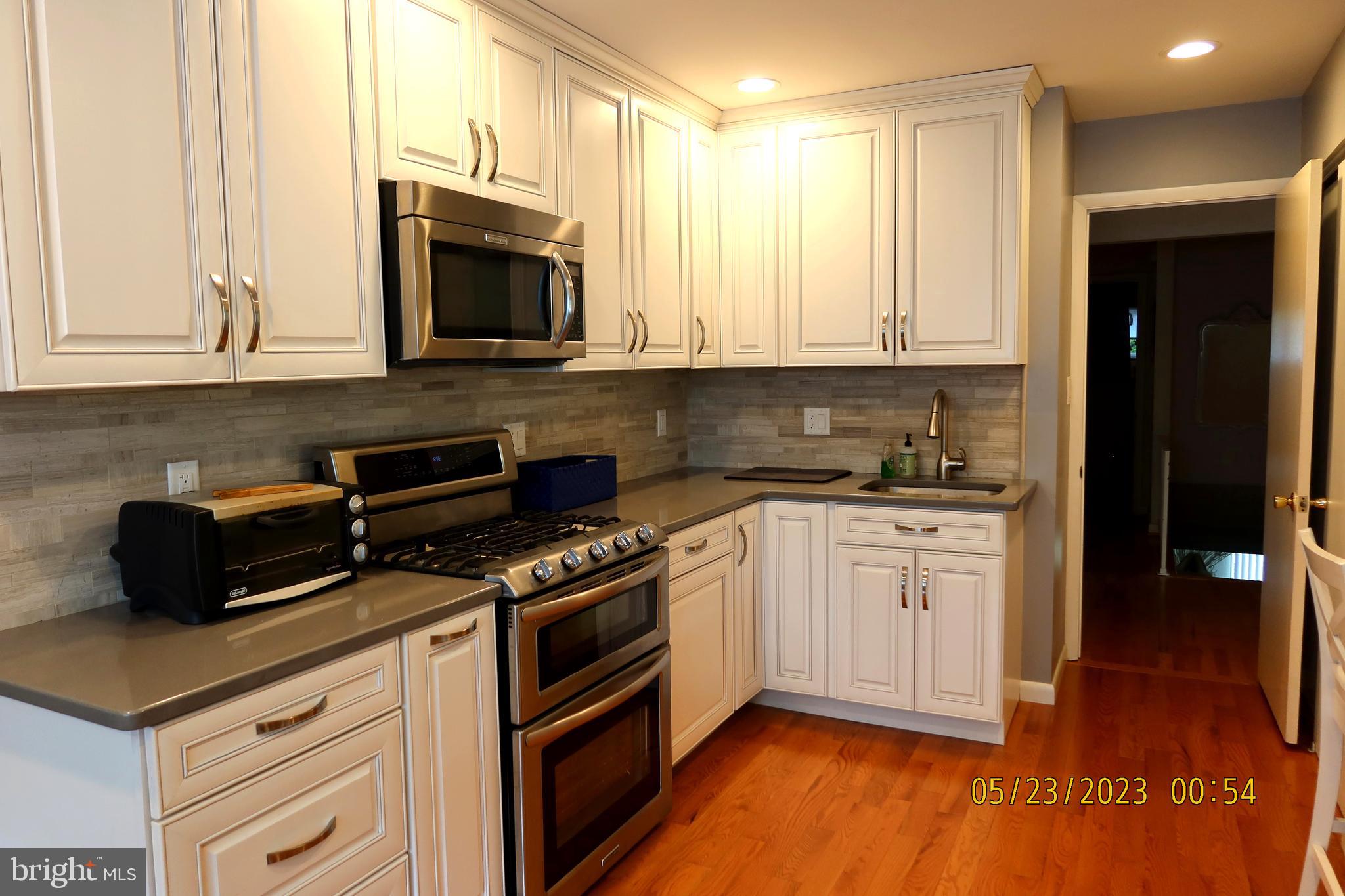 2202 Oxeye Road Baltimore, MD 21209 - Photo 11 of 51 Kitchen