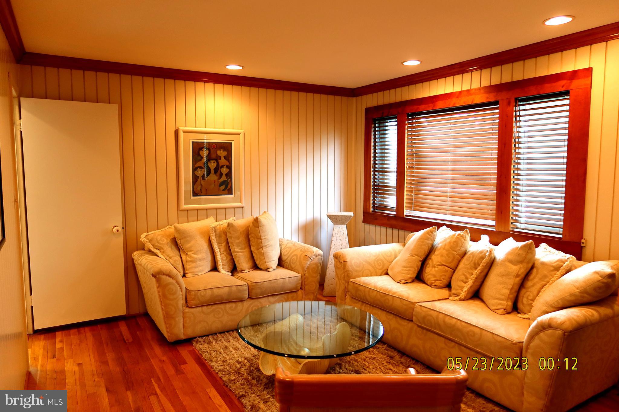 2202 Oxeye Road Baltimore, MD 21209 - Photo 14 of 51 Family Room Main Level