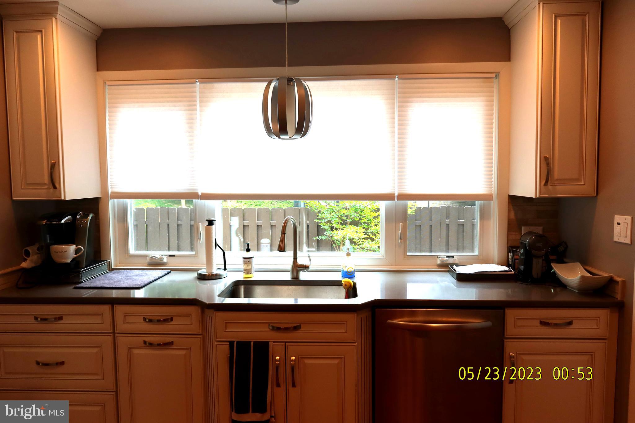 2202 Oxeye Road Baltimore, MD 21209 - Photo 8 of 51 Kitchen