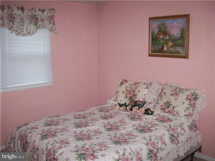 9262 Darlington Road Philadelphia, PA 19115 - Photo 11 of 20 Gallery Image 11