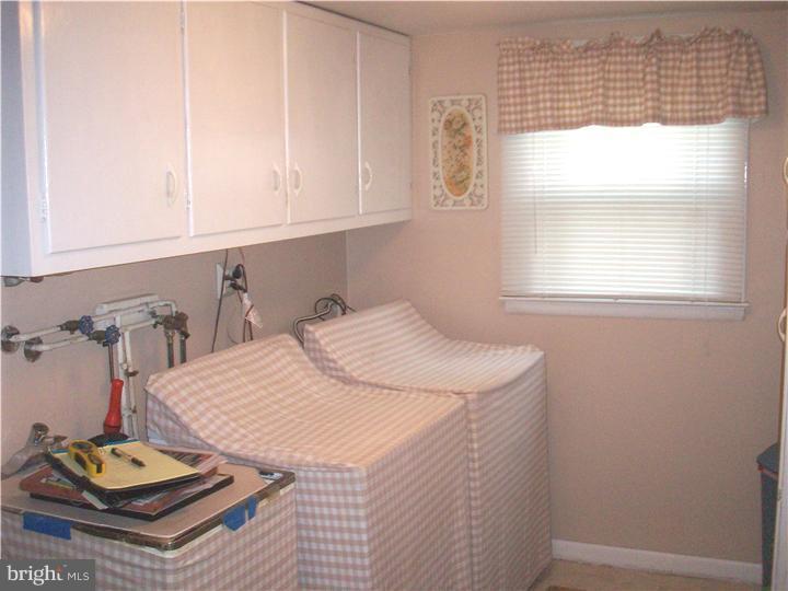 9262 Darlington Road Philadelphia, PA 19115 - Photo 17 of 20 Gallery Image 17