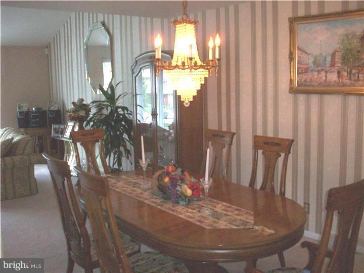 9262 Darlington Road Philadelphia, PA 19115 - Photo 5 of 20 Gallery Image 5