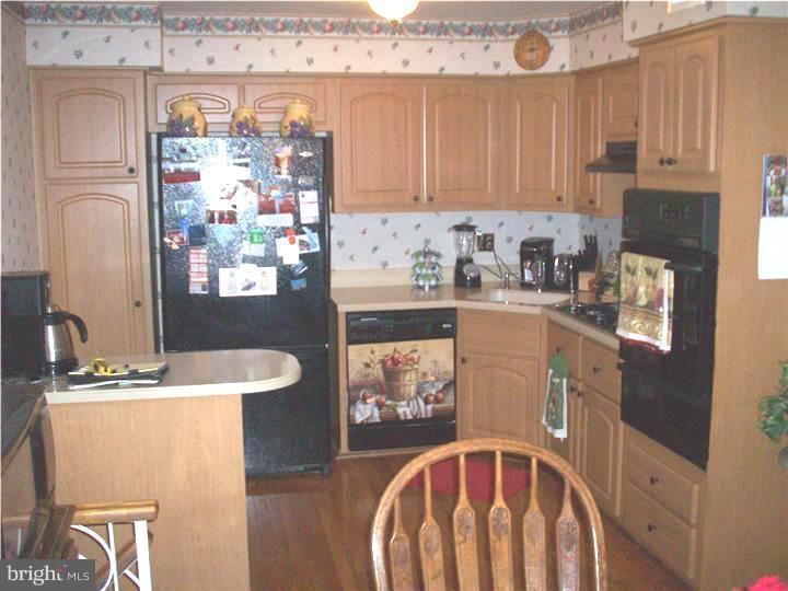 9262 Darlington Road Philadelphia, PA 19115 - Photo 7 of 20 Gallery Image 7