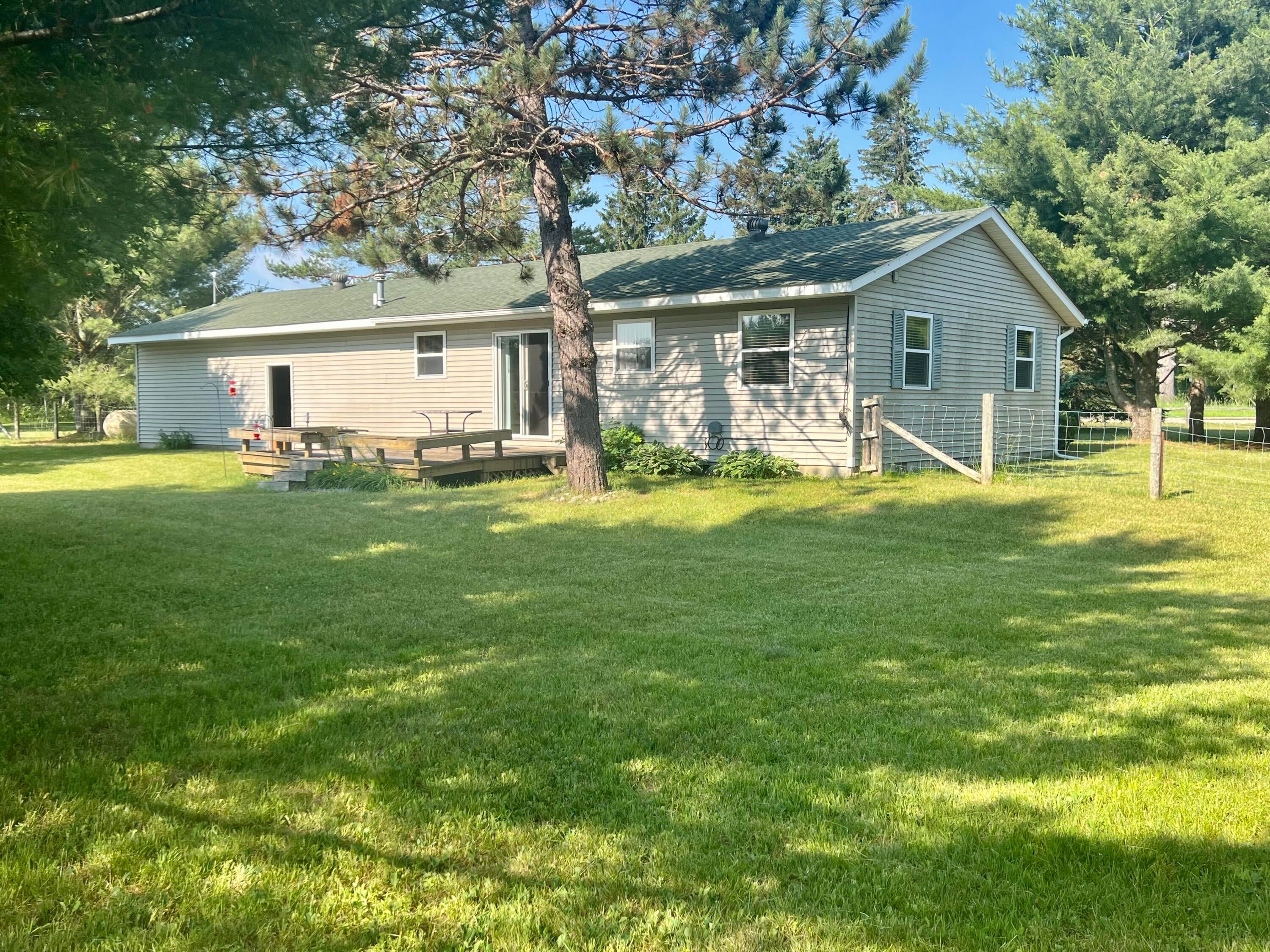 7125 South Military Road Grayling, MI 49738 - Photo 5 of 29 IMG_0695