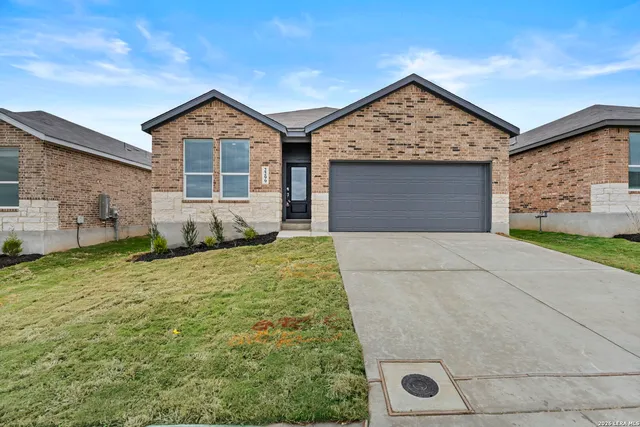 $290,000 | 2299 Fort Davis Pass, Marion, TX 78124