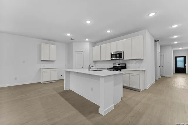 $290,000 | 2299 Fort Davis Pass, Marion, TX 78124