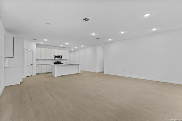 $290,000 | 2299 Fort Davis Pass, Marion, TX 78124