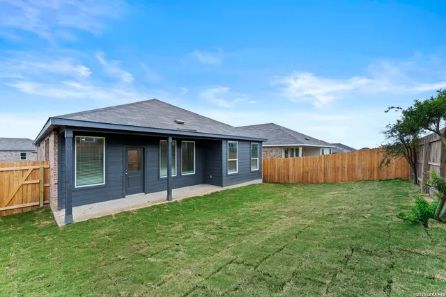 $290,000 | 2299 Fort Davis Pass, Marion, TX 78124